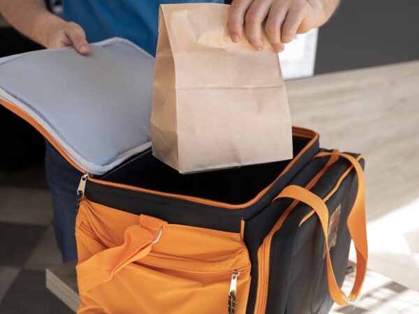 A importância da personalização de embalagens para delivery